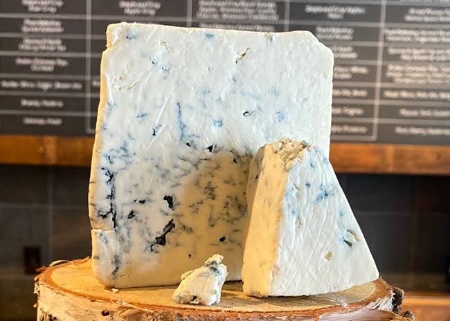 Emmi Roth USA Buttermilk Blue Affinee