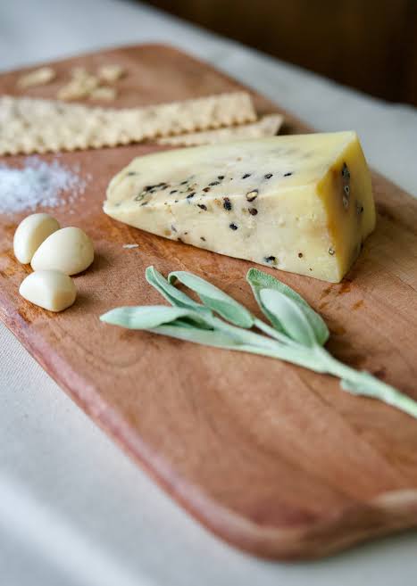 Is Cheese Vegetarian? Rennet, Labels and Alternatives